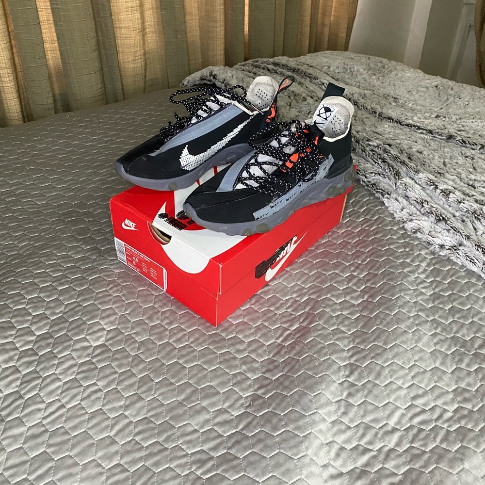 Nike ISPA React Low Black/Gunsmoke-Metallic Silver